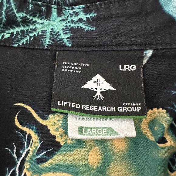 LRG Mens Button Up Shirt Size L Black Blue Ocean Sea Life Octopus Fish Print - Picture 6 of 12